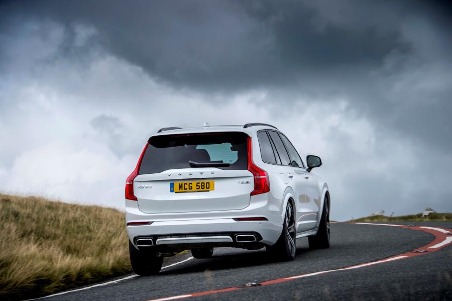  Volvo XC90 T8 Twin Engine R-Design 2019 года  (UK) (фото 34 из 40)
